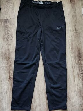 Nike Men’ Black Thermafit Jogger Track Pants